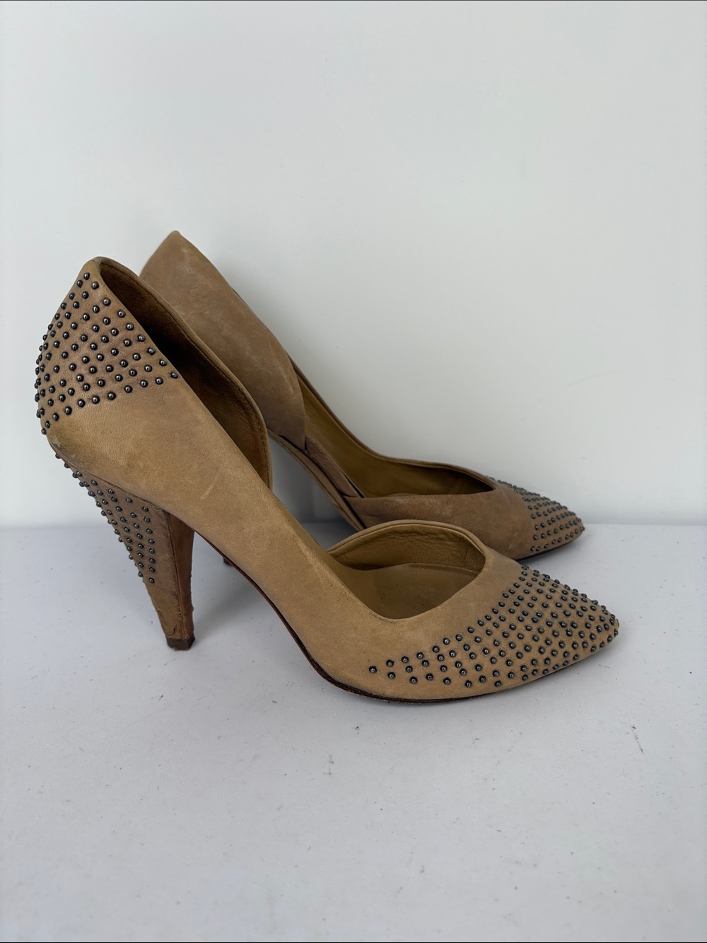 👔 Boutique 9 Darcy Tan leather Studded Pointed-Toe Heels